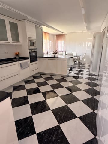 5 camera da letto Villa in vendita in Santovenia de la Valdoncina con piscina garage - 950.000 € (Rif: 10090079)