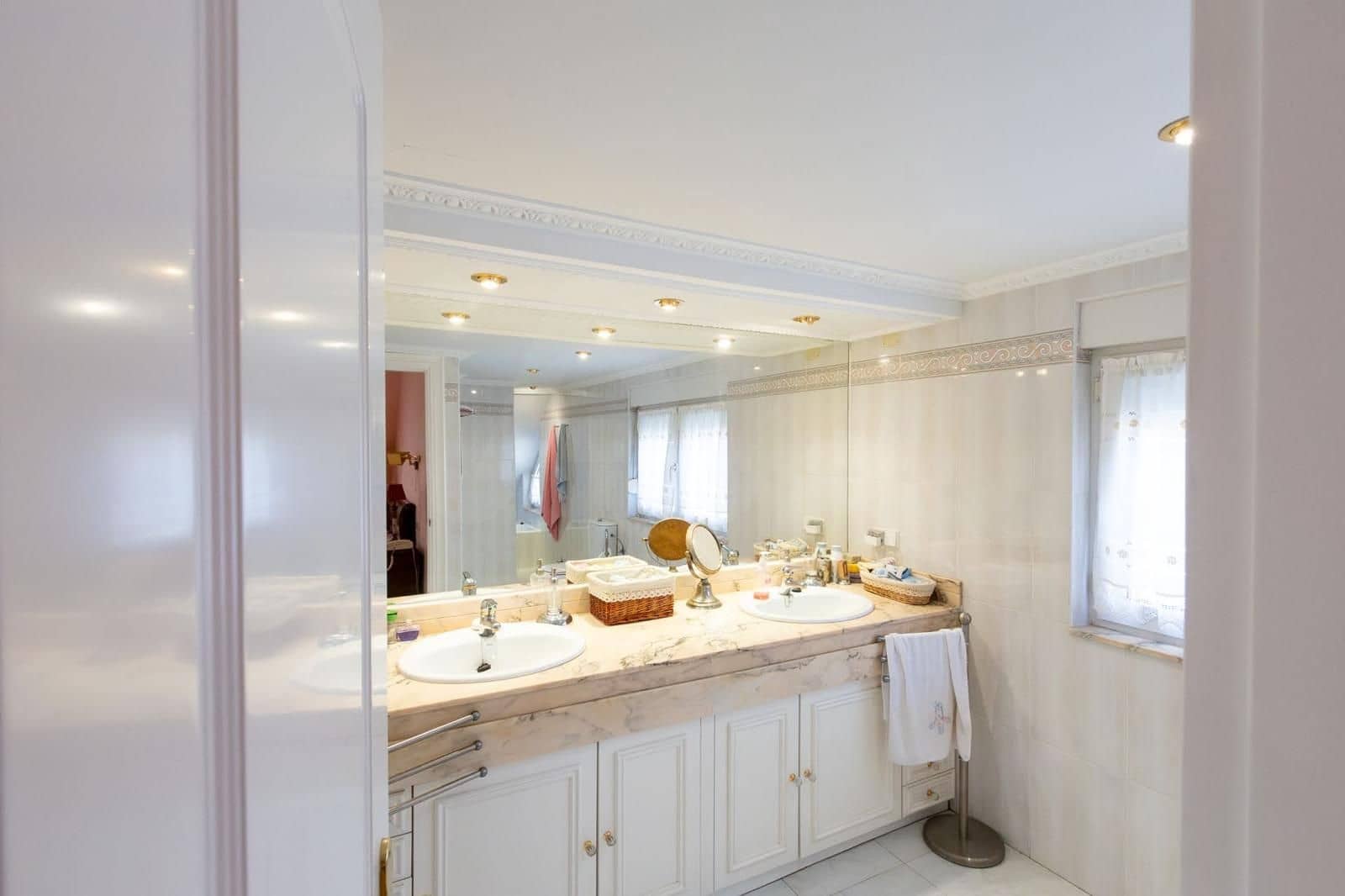 5 camera da letto Villa in vendita in Santovenia de la Valdoncina con piscina garage - 950.000 € (Rif: 10090079)