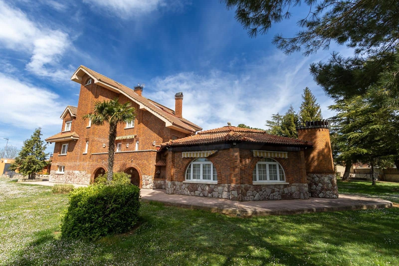 5 camera da letto Villa in vendita in Santovenia de la Valdoncina con piscina garage - 950.000 € (Rif: 10090079)