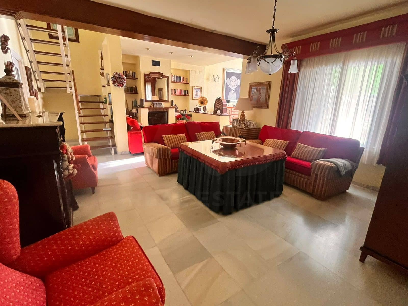 Casa de 4 habitaciones en Zalamea la Real en venta con piscina garaje - 325.000 € (Ref: 10090959)