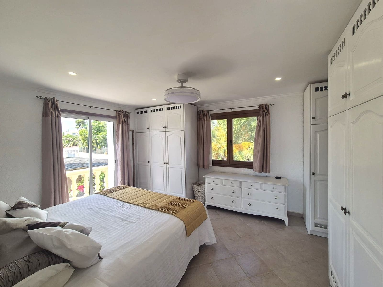 5 slaapkamer Villa te koop in Alicante stad met zwembad garage - € 1.425.000 (Ref: 10091027)