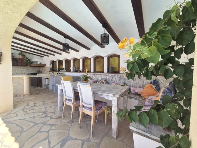 5 slaapkamer Villa te koop in Alicante stad met zwembad garage - € 1.425.000 (Ref: 10091027)