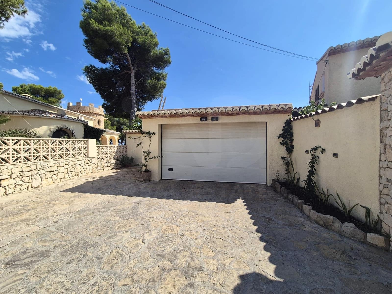 5 slaapkamer Villa te koop in Alicante stad met zwembad garage - € 1.425.000 (Ref: 10091027)