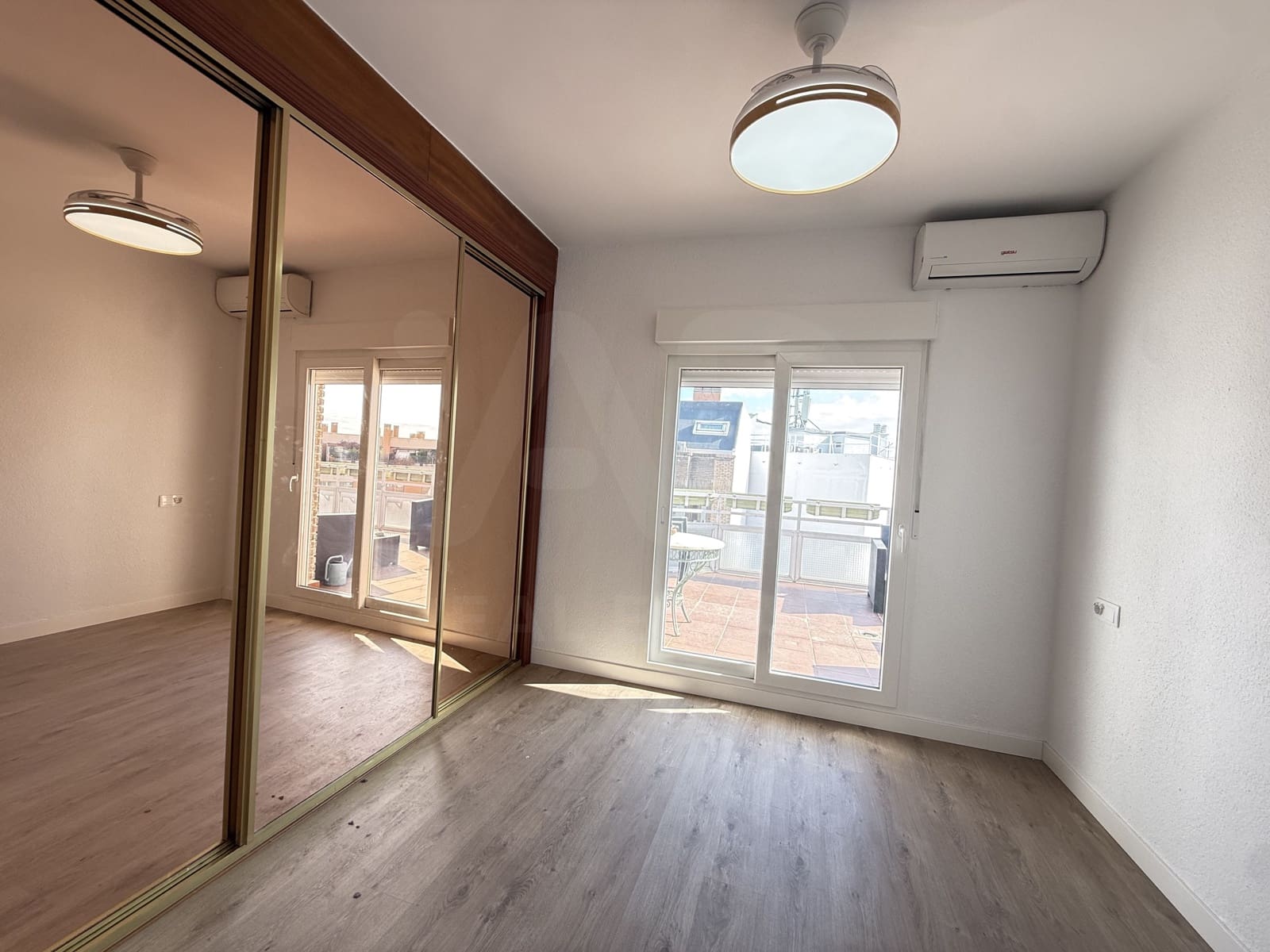 3 Zimmer Apartment zu vermieten in Madrid Stadt - 2.100 € (Ref: 10091028)