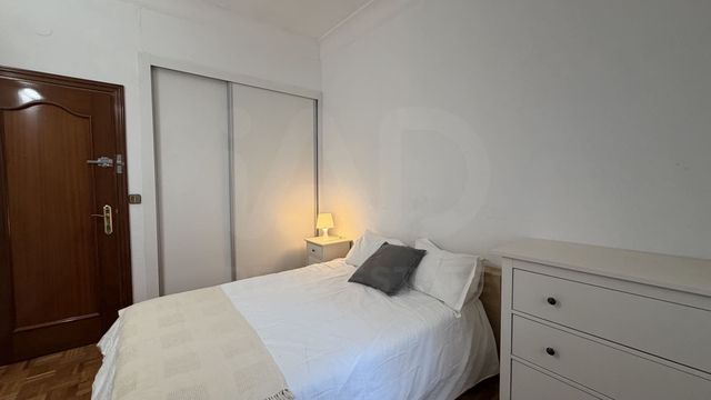 3 slaapkamer Appartement te huur in Madrid stad - € 2.200 (Ref: 10091029)