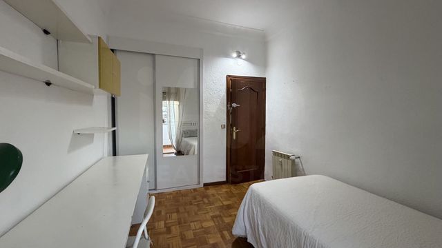 3 slaapkamer Appartement te huur in Madrid stad - € 2.200 (Ref: 10091029)