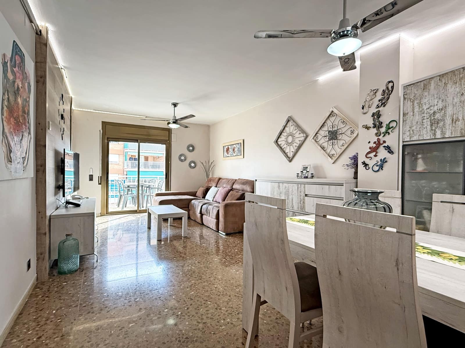 Apartamento de 3 habitaciones en Vilanova i la Geltrú en venta con garaje - 330.000 € (Ref: 10093750)