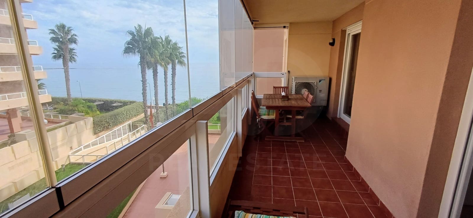 2 slaapkamer Appartement te koop in La Manga del Mar Menor met zwembad garage - € 189.000 (Ref: 10093752)