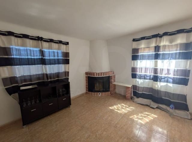 2 soverom Hus til salgs i Sant Cebrià de Vallalta med garasje - € 145 000 (Ref: 10093756)