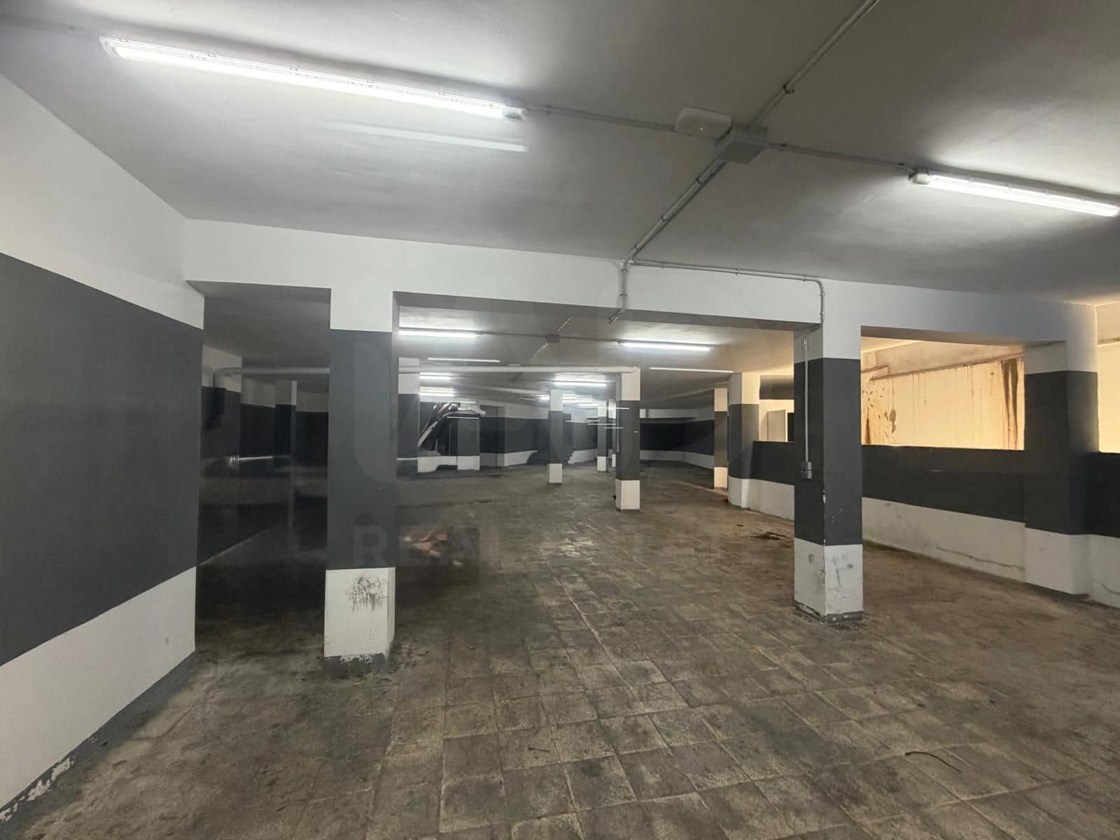 Garage for sale in Gava - € 385,000 (Ref: 10093757)