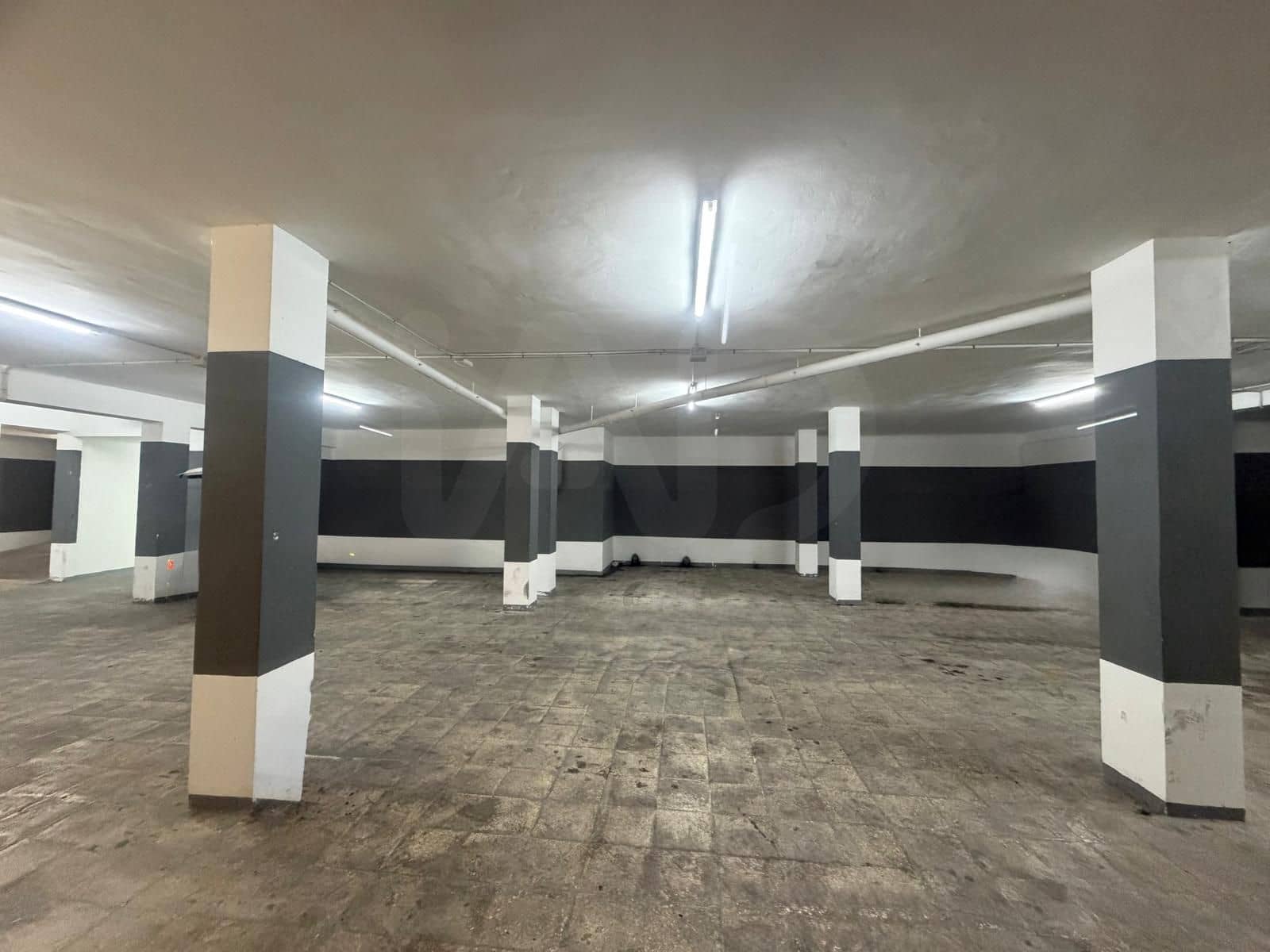 Garage for sale in Gava - € 385,000 (Ref: 10093757)