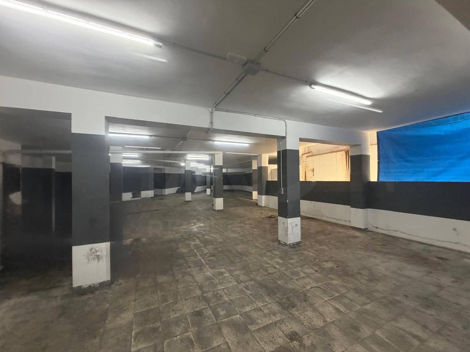 Garage for sale in Gava - € 385,000 (Ref: 10093757)