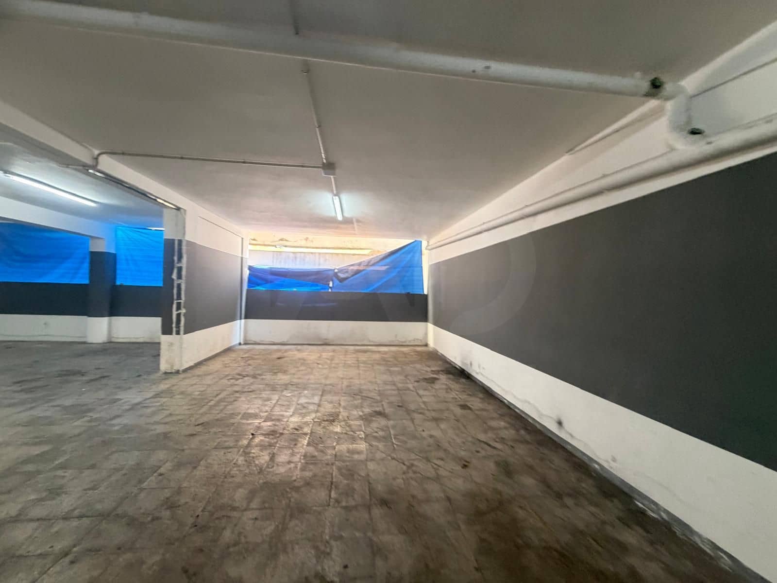 Garage for sale in Gava - € 385,000 (Ref: 10093757)