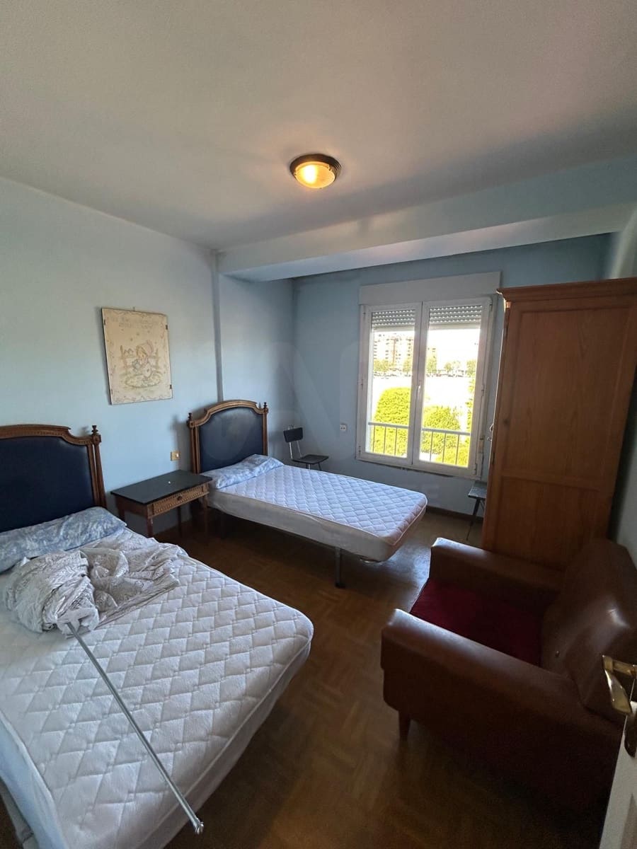 3 makuuhuone Huoneisto myytävänä paikassa Leon kaupunki - 130 000 € (Ref: 10093762)