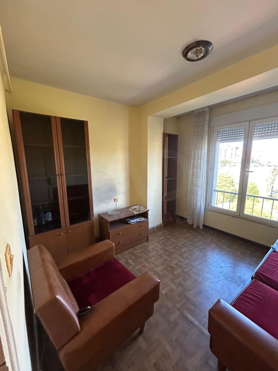 3 makuuhuone Huoneisto myytävänä paikassa Leon kaupunki - 130 000 € (Ref: 10093762)