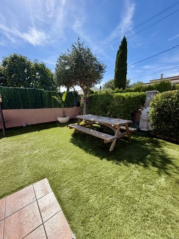 3 soveværelse Byhus til salg i La Bisbal del Penedès med garage - € 262.000 (Ref: 10094079)