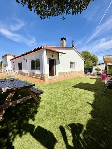 3 soveværelse Byhus til salg i La Bisbal del Penedès med garage - € 262.000 (Ref: 10094079)