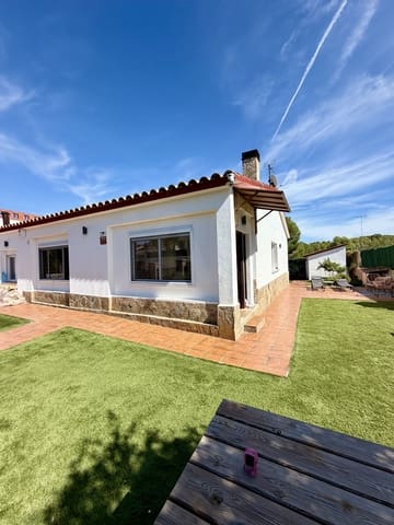 3 soveværelse Byhus til salg i La Bisbal del Penedès med garage - € 262.000 (Ref: 10094079)