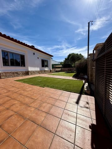 3 soveværelse Byhus til salg i La Bisbal del Penedès med garage - € 262.000 (Ref: 10094079)