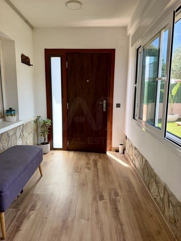 3 soveværelse Byhus til salg i La Bisbal del Penedès med garage - € 262.000 (Ref: 10094079)
