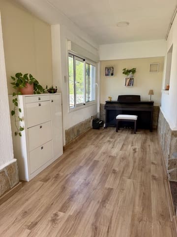 3 soveværelse Byhus til salg i La Bisbal del Penedès med garage - € 262.000 (Ref: 10094079)