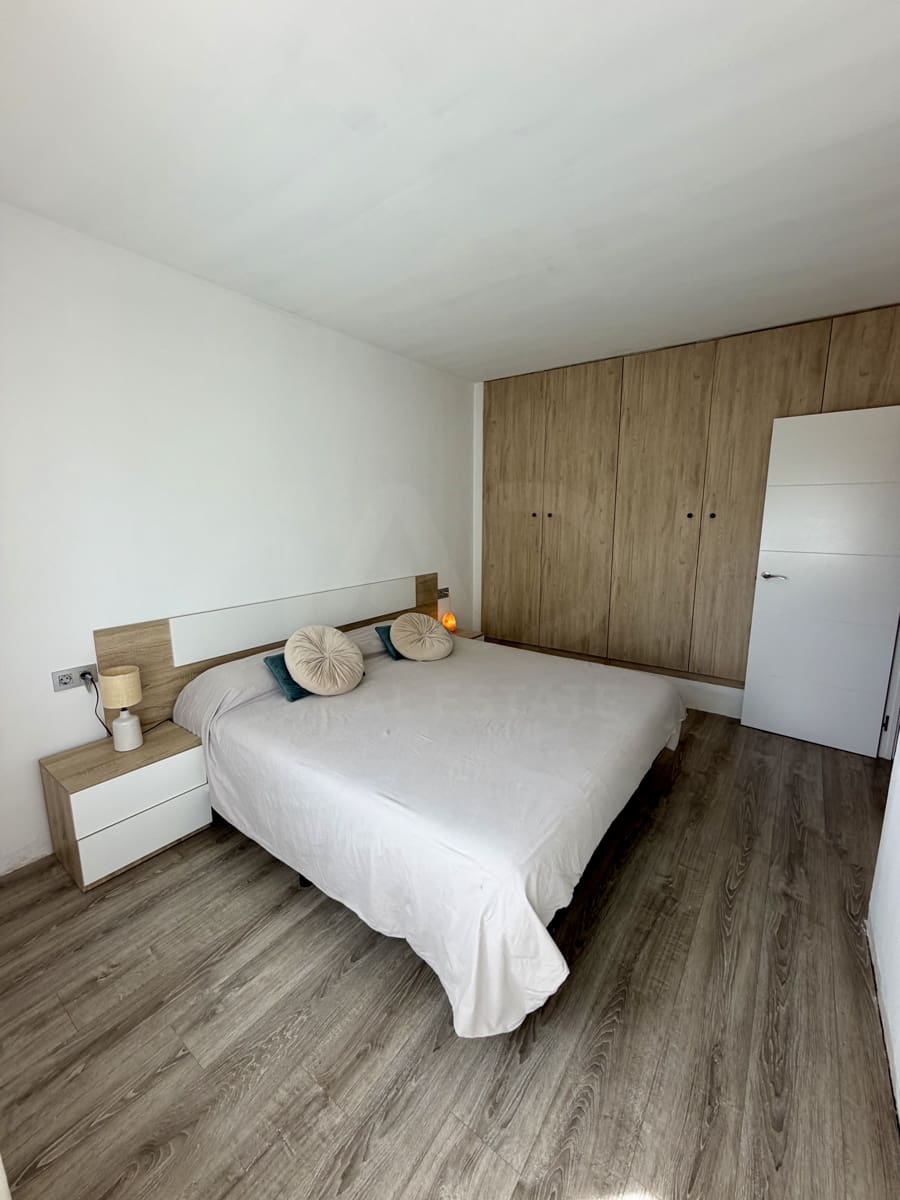 3 soveværelse Byhus til salg i La Bisbal del Penedes med garage - € 262.000 (Ref: 10094079)