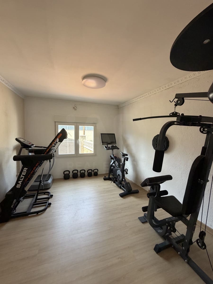 4 bedroom Townhouse for sale in La Bisbal del Penedes with garage - € 262,000 (Ref: 10094079)