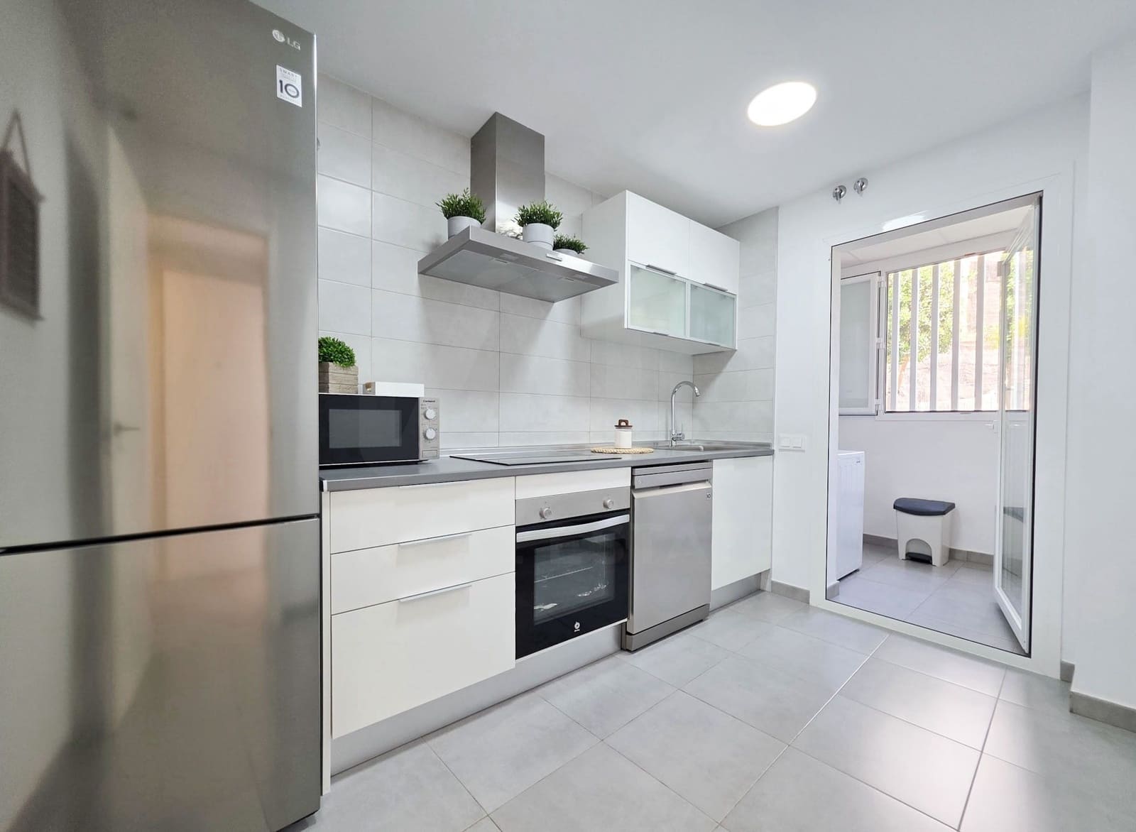 Apartamento de 2 habitaciones en Rincón de la Victoria en venta con piscina garaje - 450.000 € (Ref: 10094083)