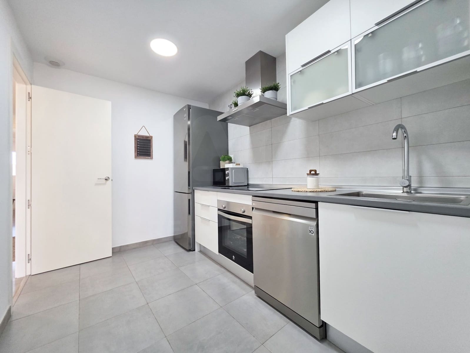 Apartamento de 2 habitaciones en Rincón de la Victoria en venta con piscina garaje - 450.000 € (Ref: 10094083)