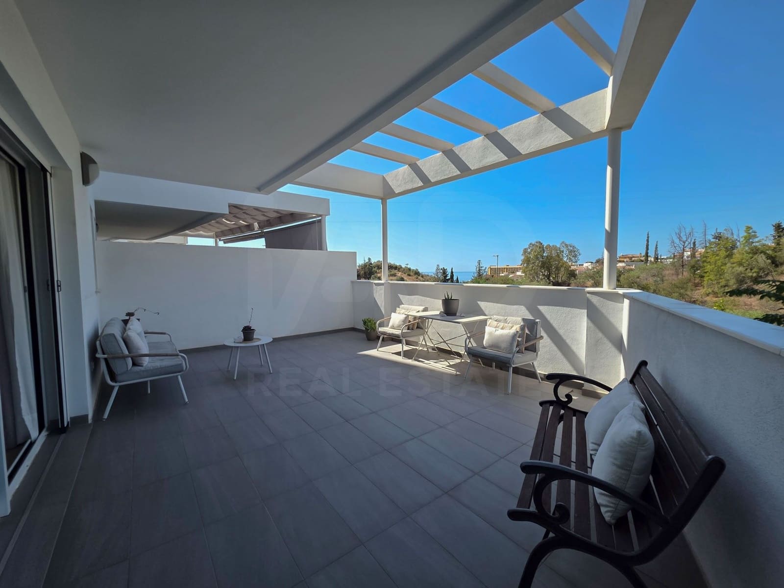 Apartamento de 2 habitaciones en Rincón de la Victoria en venta con piscina garaje - 450.000 € (Ref: 10094083)