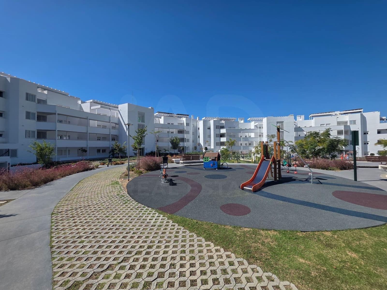 Apartamento de 2 habitaciones en Rincón de la Victoria en venta con piscina garaje - 450.000 € (Ref: 10094083)