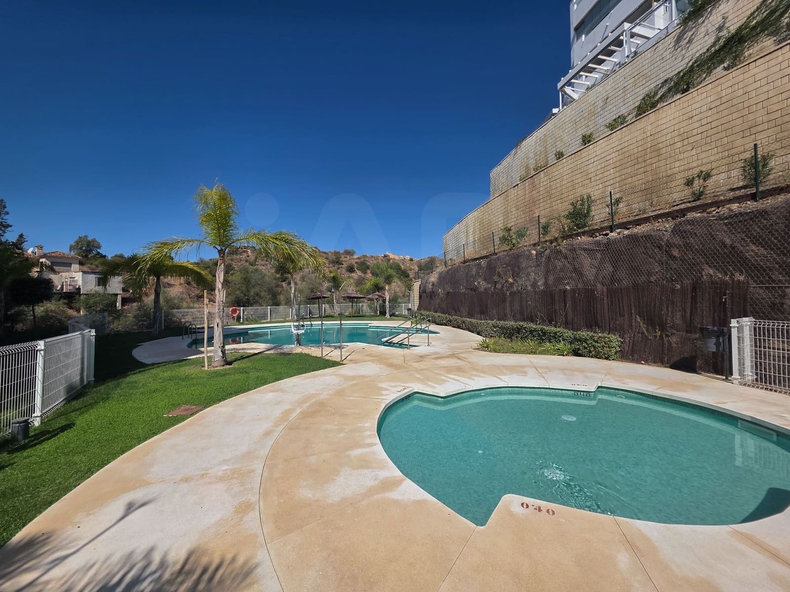 Apartamento de 2 habitaciones en Rincón de la Victoria en venta con piscina garaje - 450.000 € (Ref: 10094083)