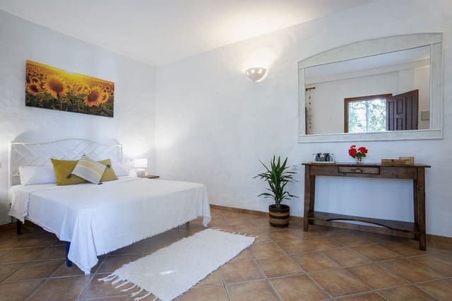 7 bedroom Townhouse for sale in Tarifa with garage - € 880,000 (Ref: 10094084)