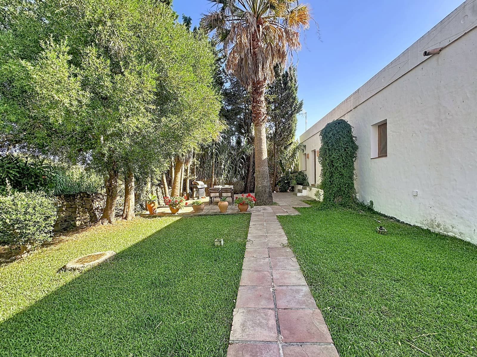 7 bedroom Townhouse for sale in Tarifa with garage - € 880,000 (Ref: 10094084)