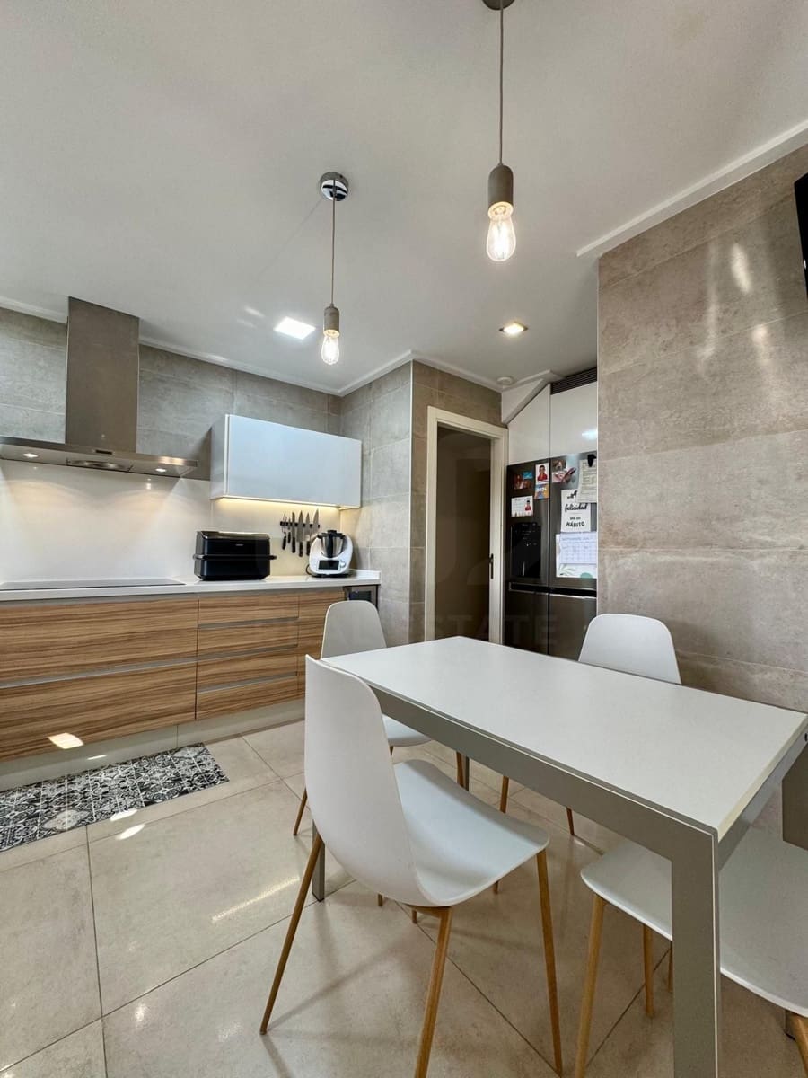 3 quarto Moradia em Banda para venda em El Campello com piscina garagem - 695 000 € (Ref: 10094088)
