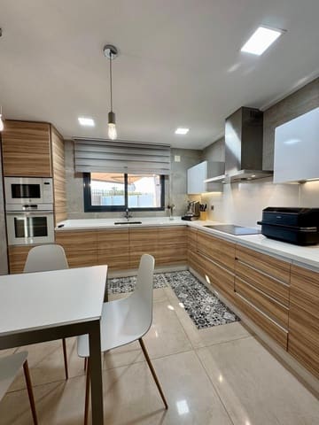 3 quarto Moradia em Banda para venda em El Campello com piscina garagem - 695 000 € (Ref: 10094088)