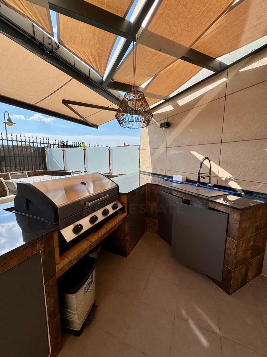 3 quarto Moradia em Banda para venda em El Campello com piscina garagem - 695 000 € (Ref: 10094088)