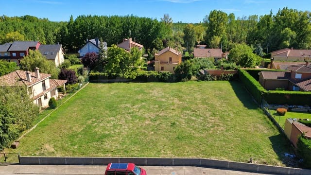 Działka budowlana na sprzedaż w Sariegos - 144 000 € (Ref: 10094100)