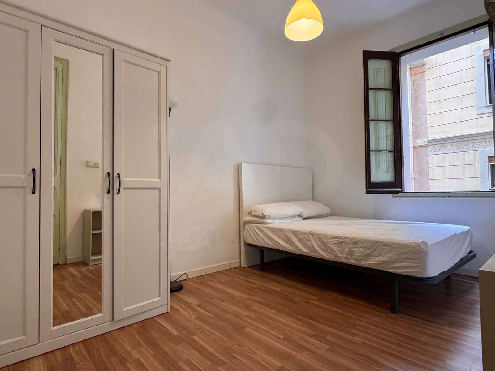 3 soverom Leilighet til leie i Barcelona by - € 1 690 (Ref: 10094105)
