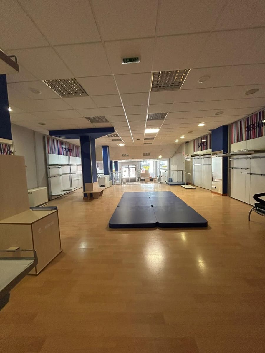 Local Commercial à vendre à Bejar - 70 000 € (Ref: 10094107)
