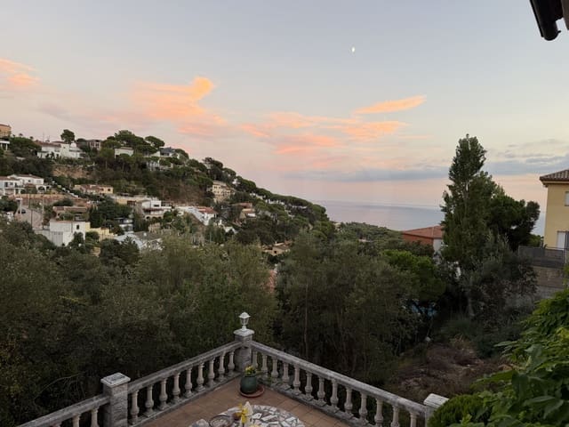 4 chambre Maison de Ville à vendre à Serra Brava, Lloret de Mar avec piscine garage - 494 200 € (Ref: 10095539)