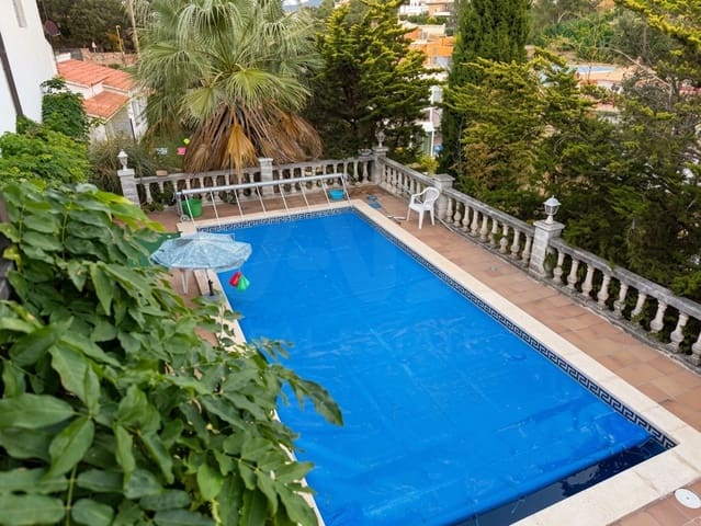 4 chambre Maison de Ville à vendre à Serra Brava, Lloret de Mar avec piscine garage - 494 200 € (Ref: 10095539)