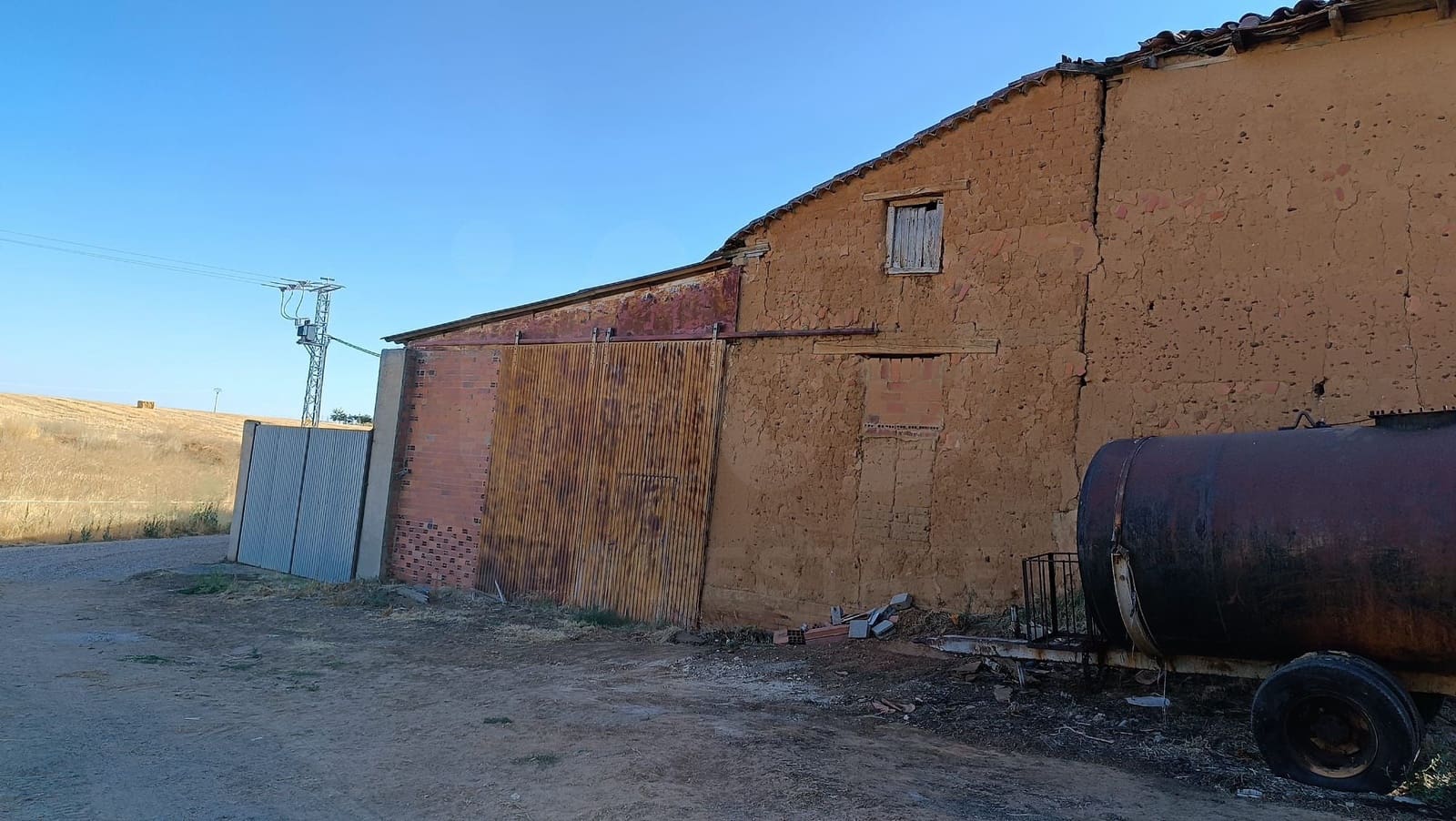 Commercieel te koop in Fuentes de Carbajal - € 20.400 (Ref: 10095540)