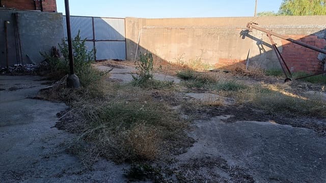 Komercyjne na sprzedaż w Fuentes de Carbajal - 20 400 € (Ref: 10095540)