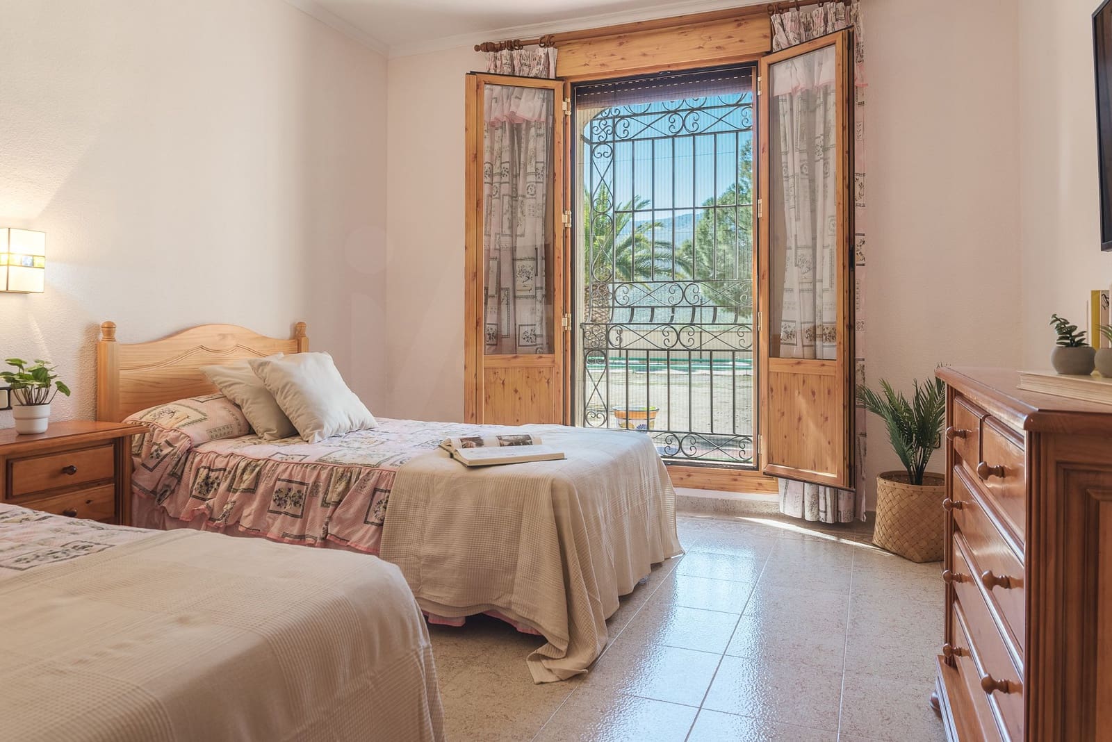5 soveværelse Finca/Landehus til salg i Las Tres Villas med swimmingpool garage - € 650.000 (Ref: 10095543)