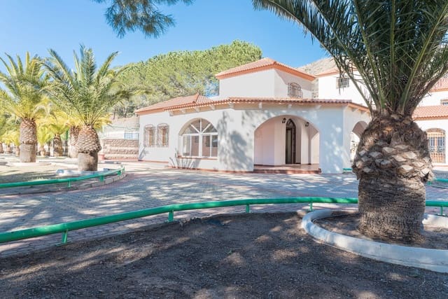 5 chambre Finca/Maison de Campagne à vendre à Las Tres Villas avec piscine garage - 650 000 € (Ref: 10095543)