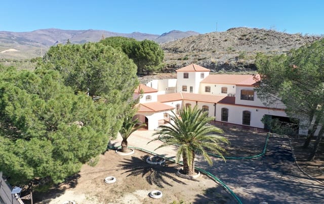 5 chambre Finca/Maison de Campagne à vendre à Las Tres Villas avec piscine garage - 650 000 € (Ref: 10095543)