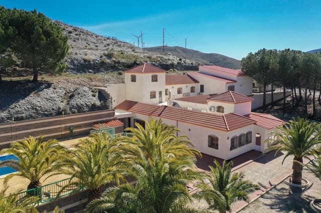 5 chambre Finca/Maison de Campagne à vendre à Las Tres Villas avec piscine garage - 650 000 € (Ref: 10095543)