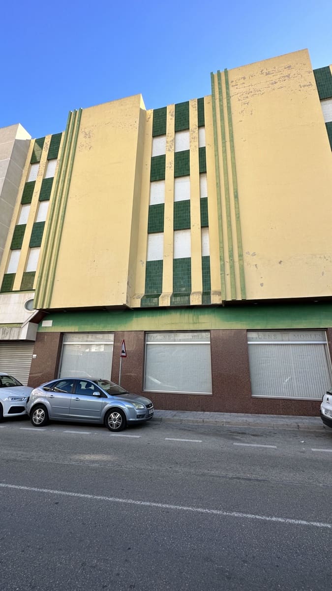 Kaupallinen myytävänä paikassa Pego mukana 
autotalli - 576 000 € (Ref: 10095544)