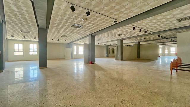 Kommersiell til salgs i Pego med garasje - € 576 000 (Ref: 10095544)